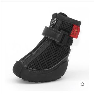Dog shoes. Original hunnyboots for dogs. 2 pairs available. Size large.